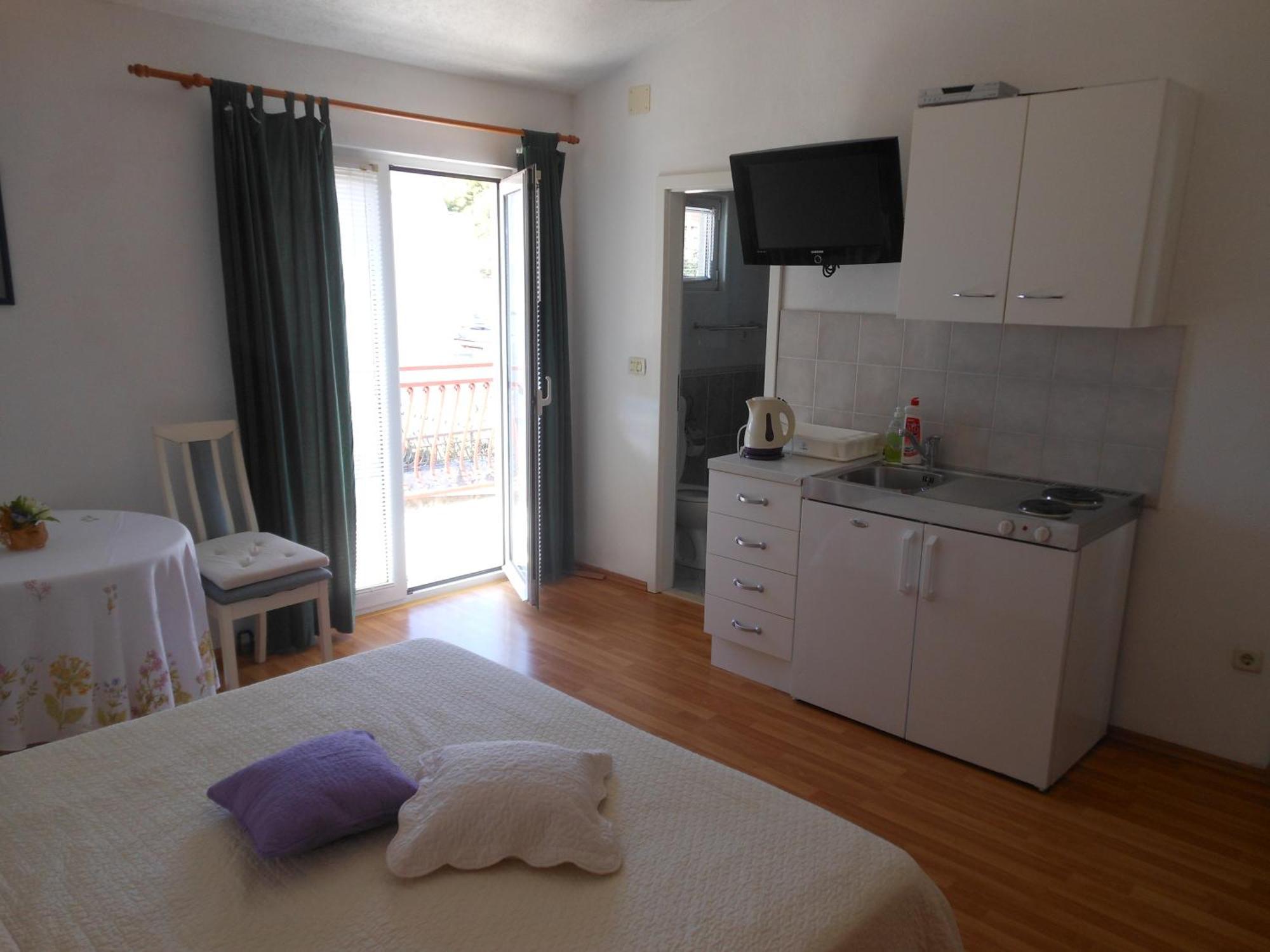Superior Studio Buba Near The 3*